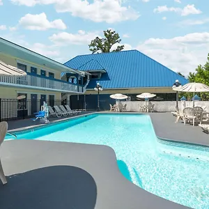 2* Hotel Days By Wyndham Airport